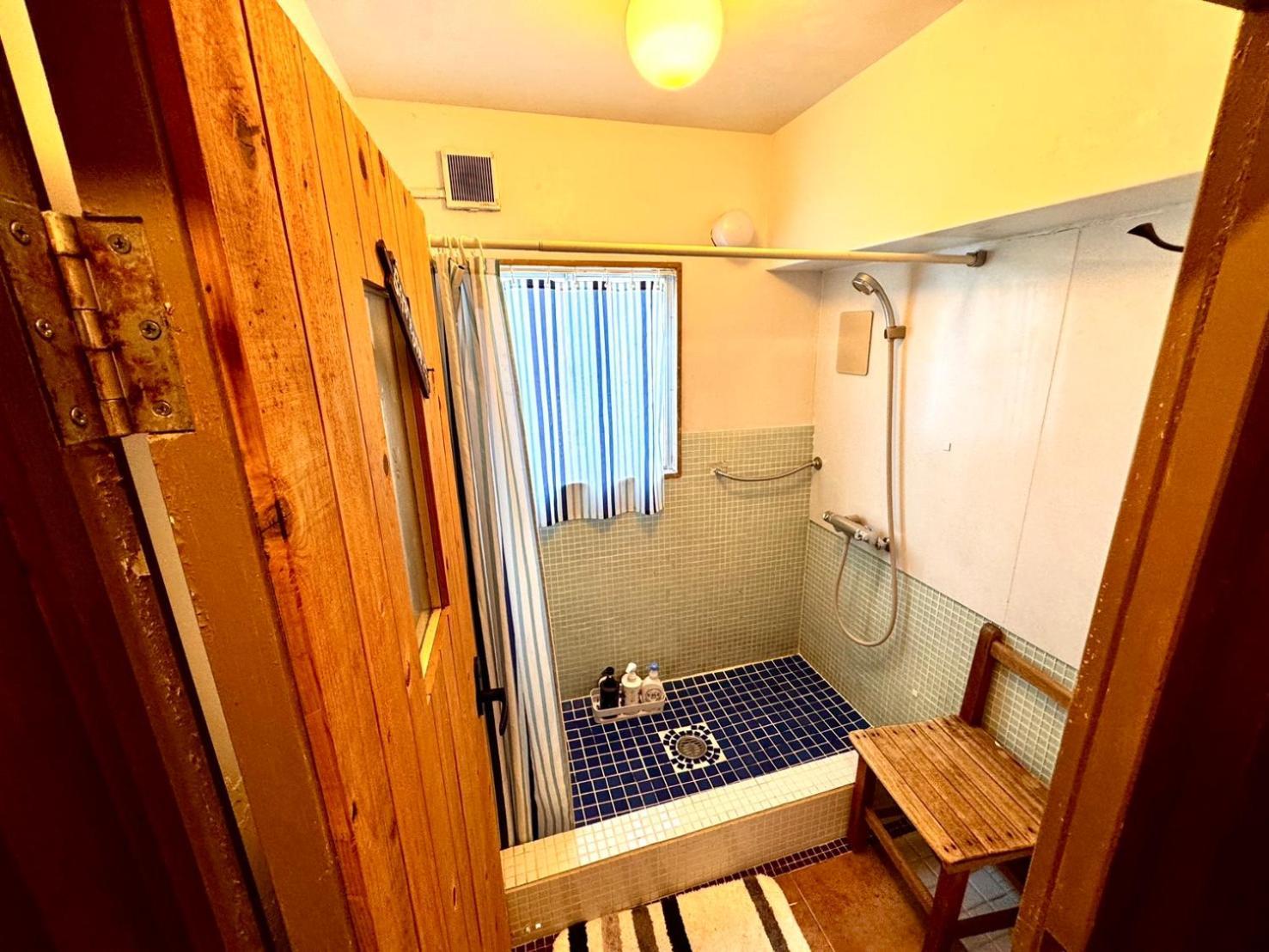 Roku Hostel Hiroshima Buitenkant foto