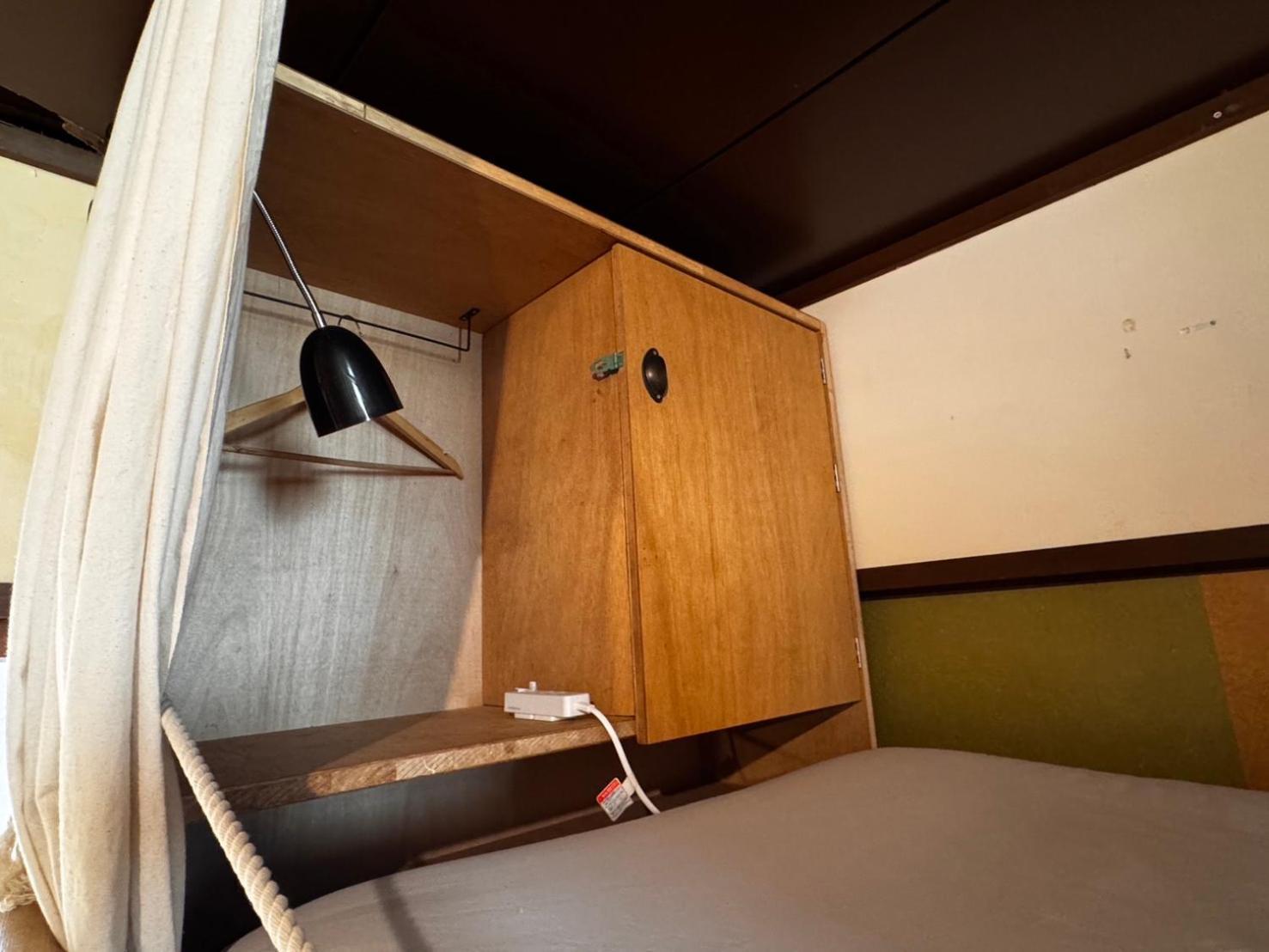 Roku Hostel Hiroshima Buitenkant foto