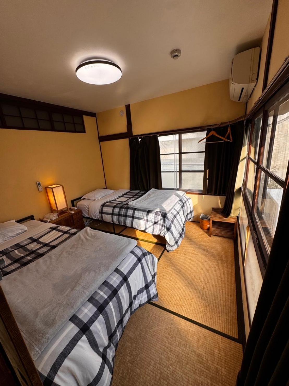 Roku Hostel Hiroshima Buitenkant foto