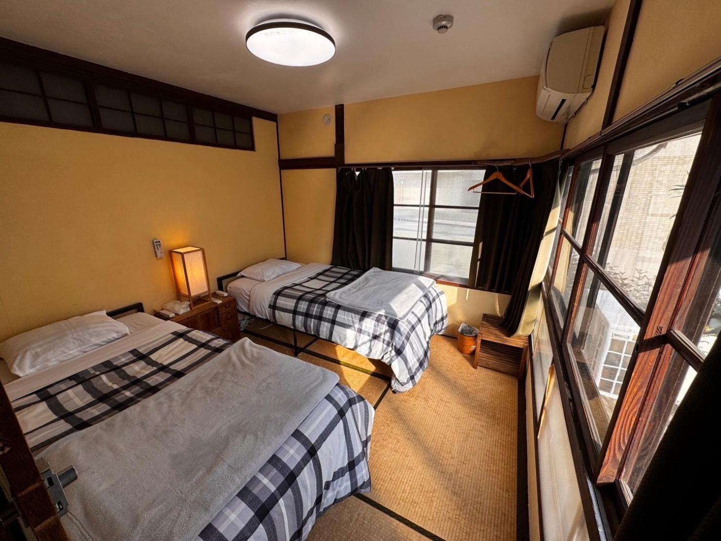 Roku Hostel Hiroshima Buitenkant foto