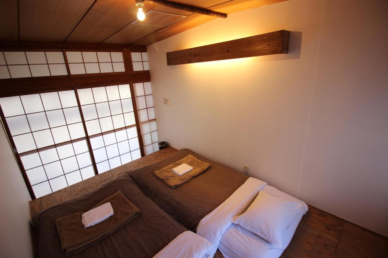 Roku Hostel Hiroshima Buitenkant foto
